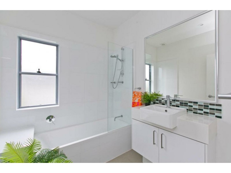 2/25-27 Passage Street, Cleveland QLD 4163