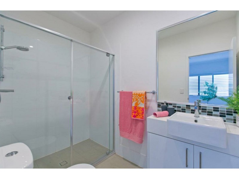 2/25-27 Passage Street, Cleveland QLD 4163