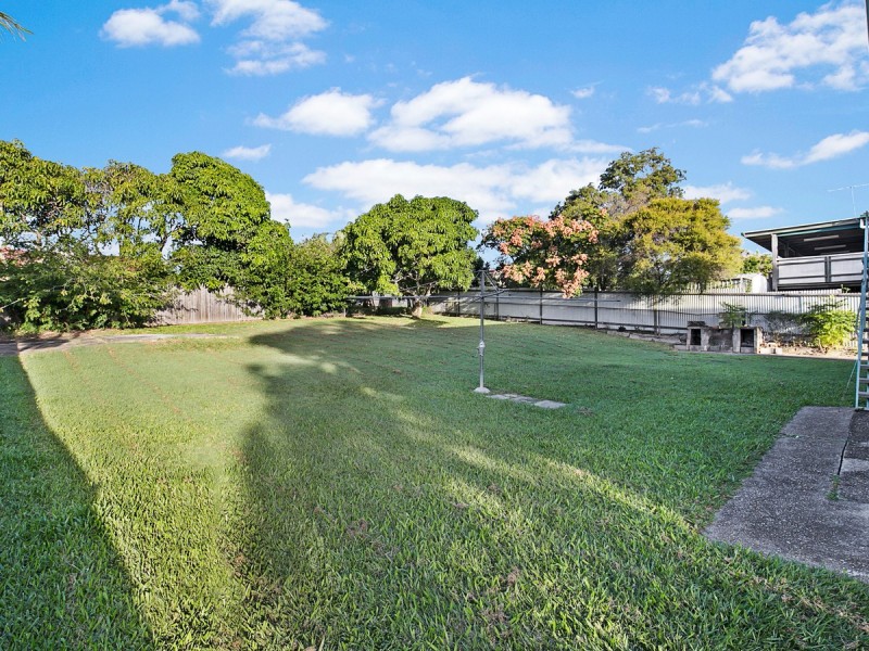 25 Parakeet Street, Birkdale QLD 4159