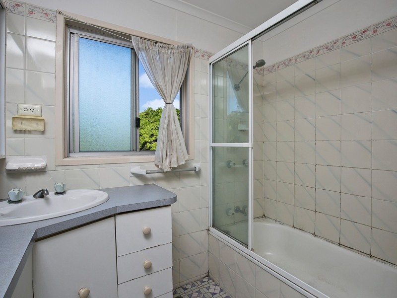 25 Parakeet Street, Birkdale QLD 4159