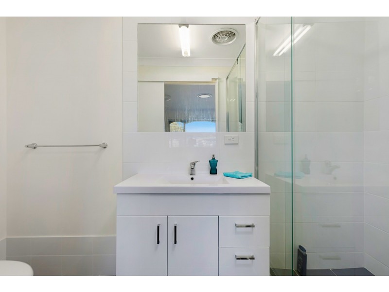 8 School Road, Capalaba QLD 4157