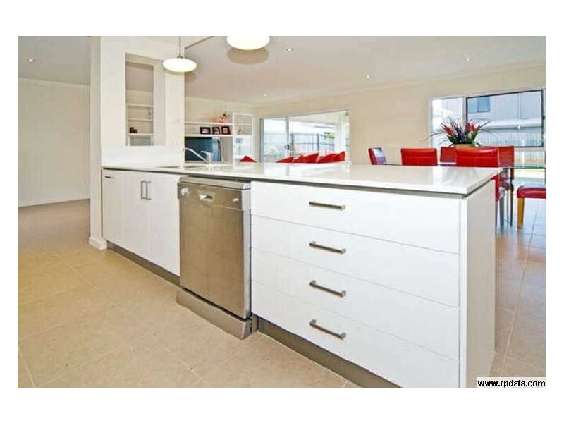 13 Seaspray Street, Thornlands QLD 4164