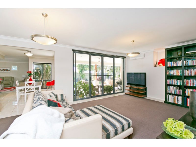 19 Trafalgar Vale Avenue, Wellington Point QLD 4160
