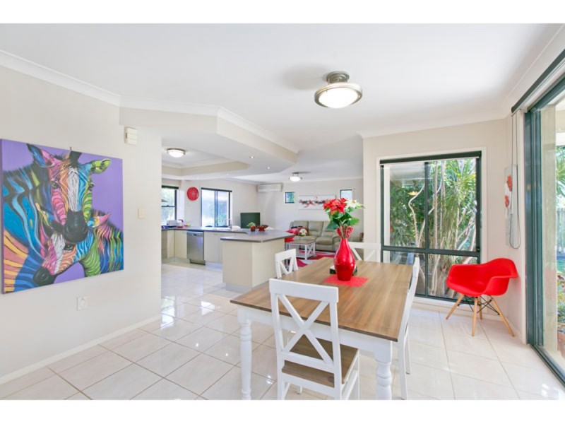 19 Trafalgar Vale Avenue, Wellington Point QLD 4160