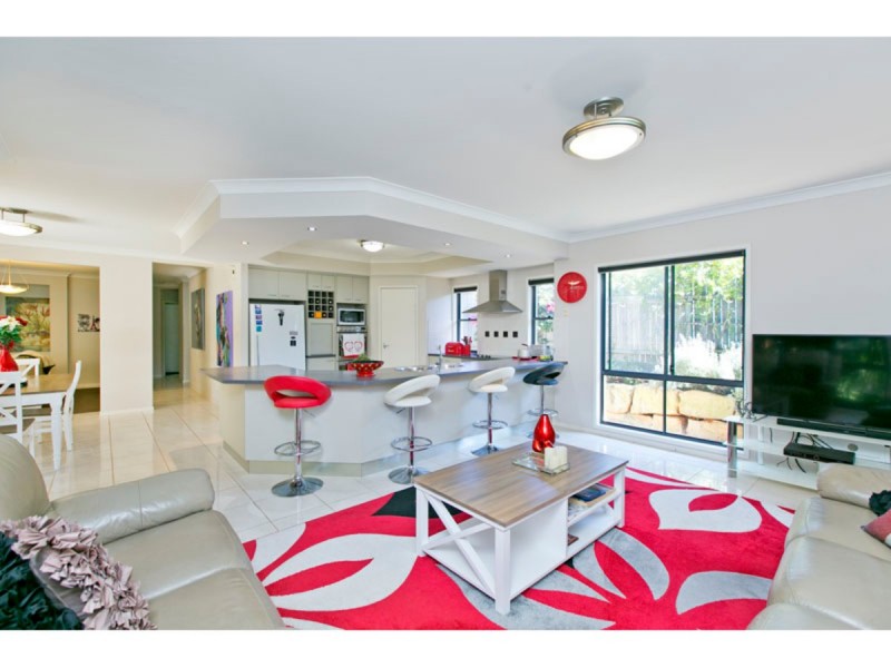 19 Trafalgar Vale Avenue, Wellington Point QLD 4160