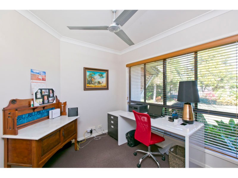 19 Trafalgar Vale Avenue, Wellington Point QLD 4160