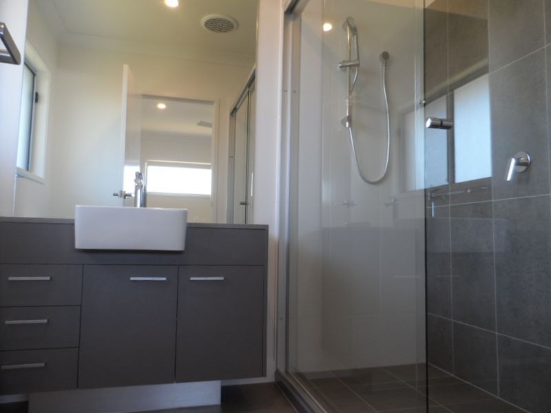 9 Ellabay Crescent, Redland Bay QLD 4165
