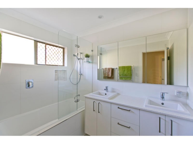 12 Agate Court, Alexandra Hills QLD 4161