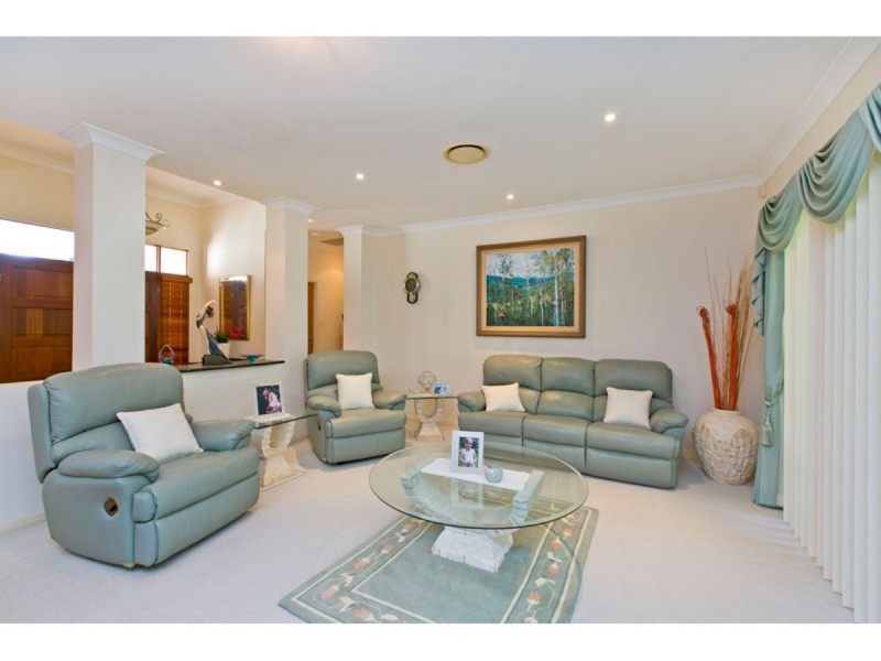 18 Hayman Street, Redland Bay QLD 4165