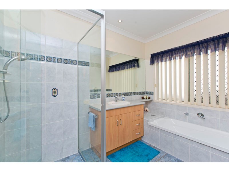 18 Hayman Street, Redland Bay QLD 4165