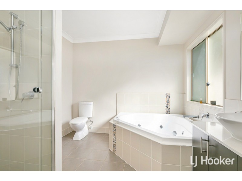 74-76 Emperor Drive, Redland Bay QLD 4165