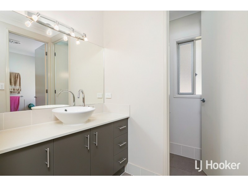 74-76 Emperor Drive, Redland Bay QLD 4165