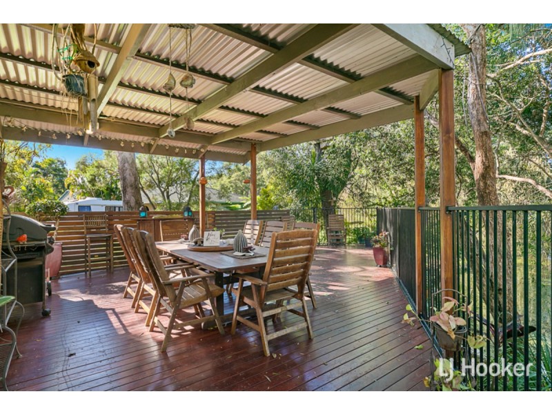 17 Jay Crescent, Redland Bay QLD 4165