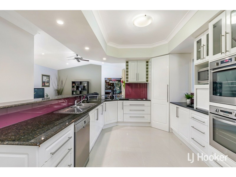 17 Jay Crescent, Redland Bay QLD 4165