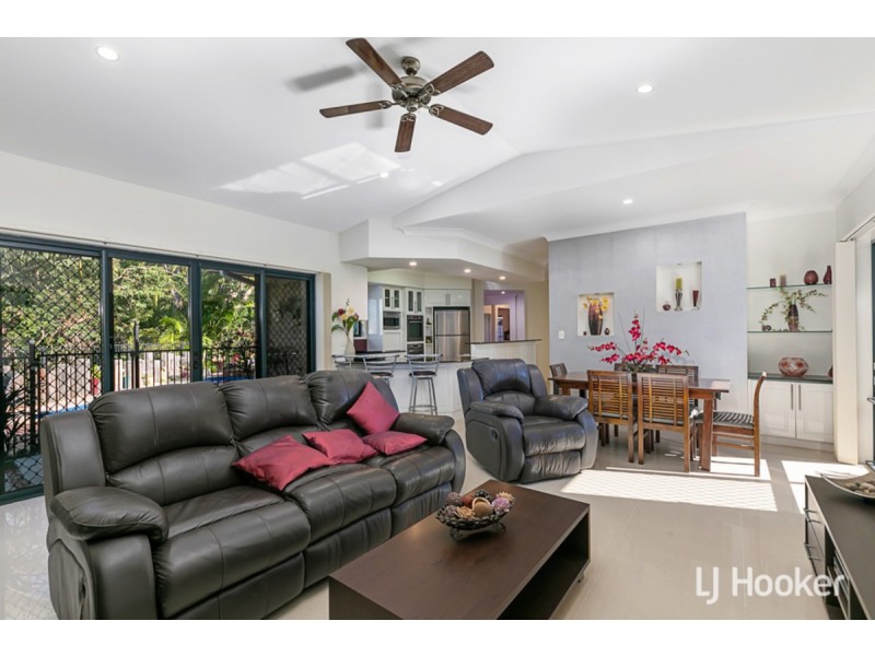 17 Jay Crescent, Redland Bay QLD 4165