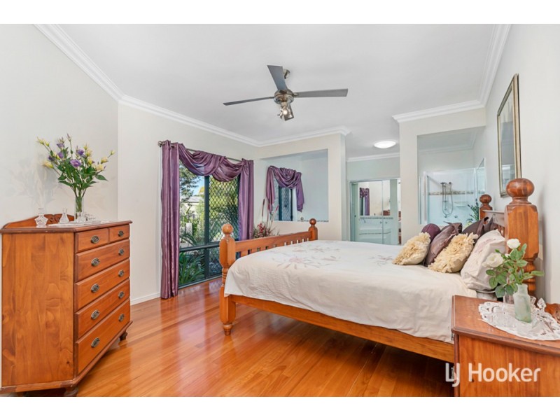 17 Jay Crescent, Redland Bay QLD 4165