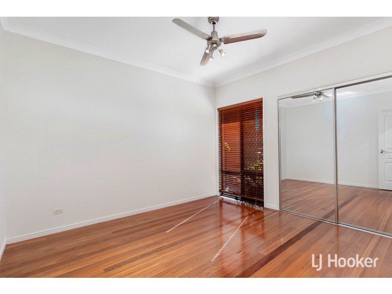 17 Jay Crescent, Redland Bay QLD 4165