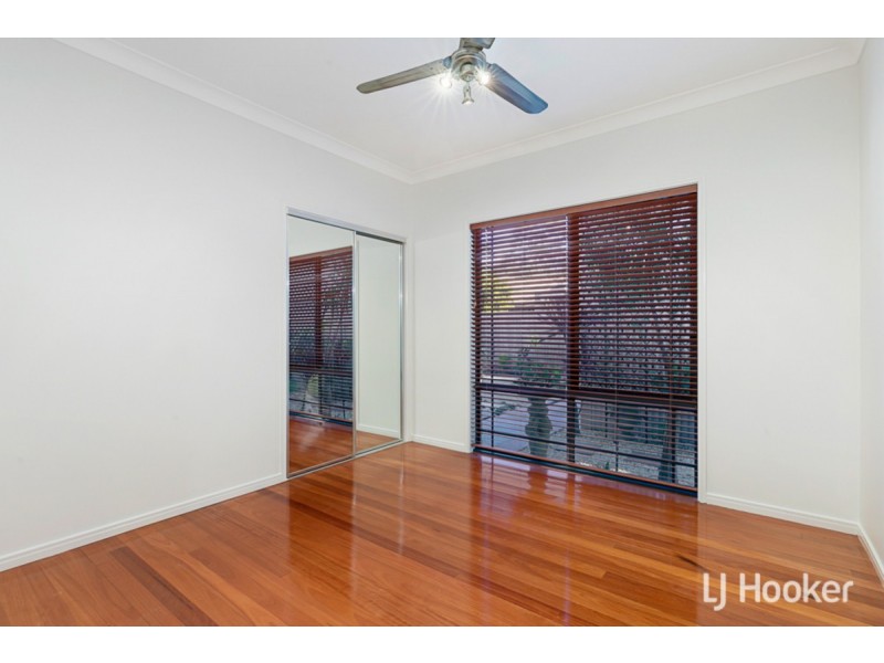 17 Jay Crescent, Redland Bay QLD 4165
