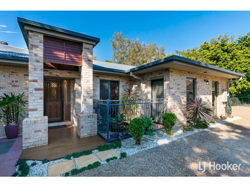 17 Jay Crescent, Redland Bay QLD 4165