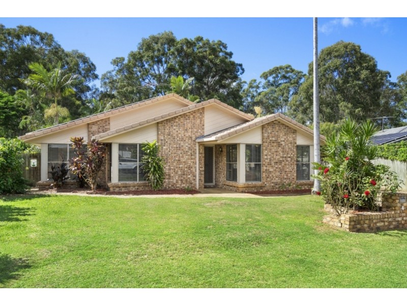 4 Honeysuckle Court, Victoria Point QLD 4165