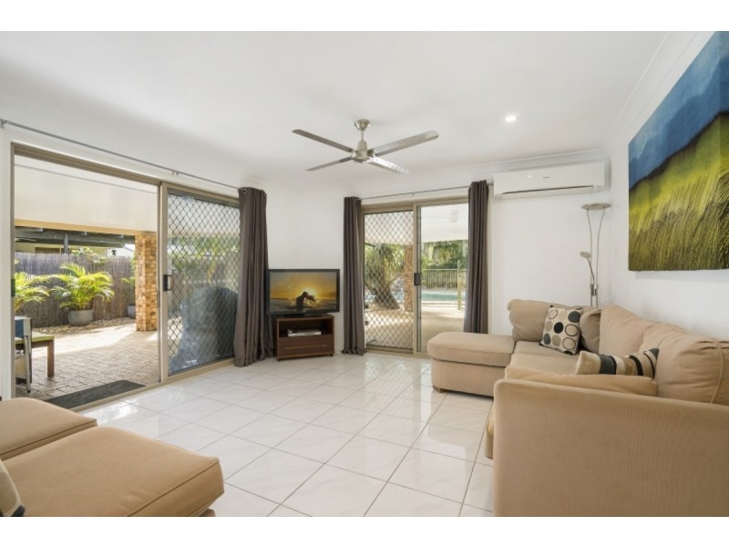 4 Honeysuckle Court, Victoria Point QLD 4165