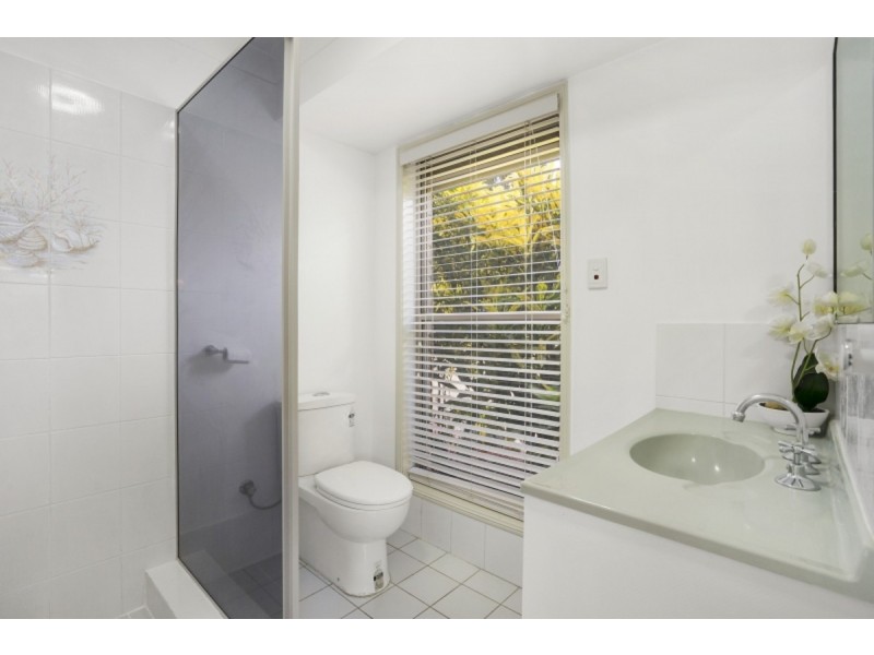 4 Honeysuckle Court, Victoria Point QLD 4165