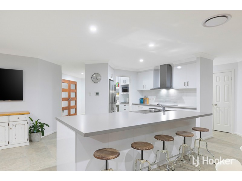 2 Keto Close, Redland Bay QLD 4165