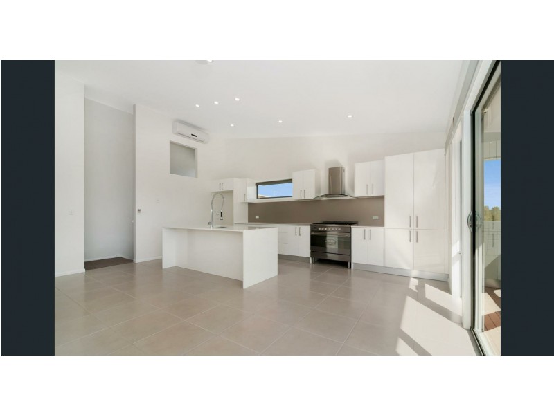 16 Birdie Place, Carbrook QLD 4130