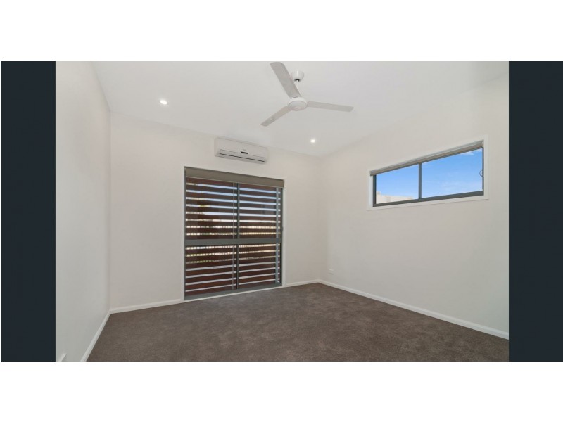 16 Birdie Place, Carbrook QLD 4130