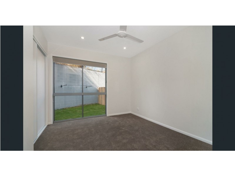 16 Birdie Place, Carbrook QLD 4130