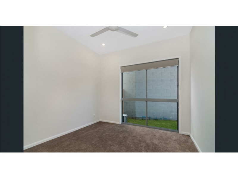 16 Birdie Place, Carbrook QLD 4130