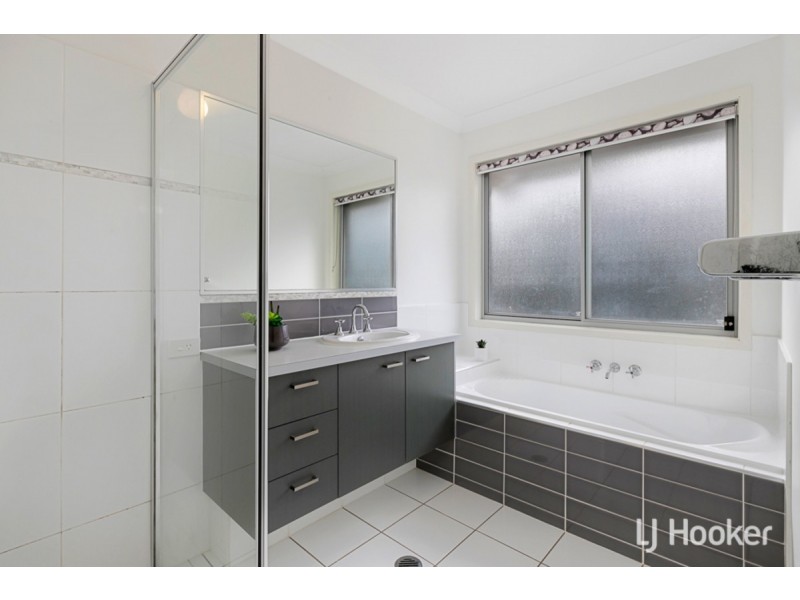 19 Aquila Street, Redland Bay QLD 4165