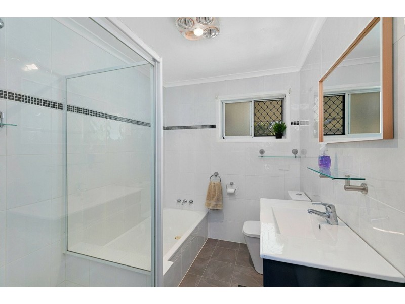 22 Price Avenue, Birkdale QLD 4159