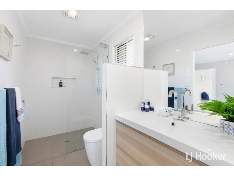 4 Wren Street, Birkdale QLD 4159