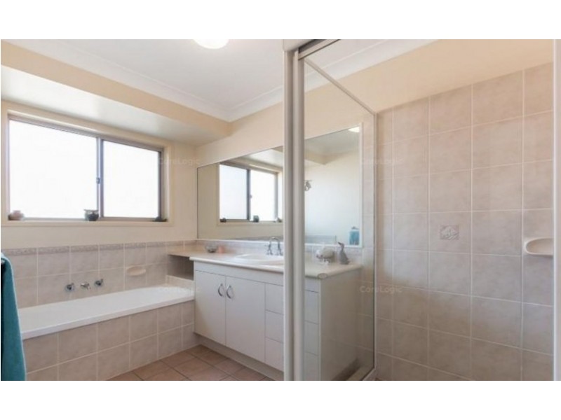 3 Stockton Close, Carindale QLD 4152