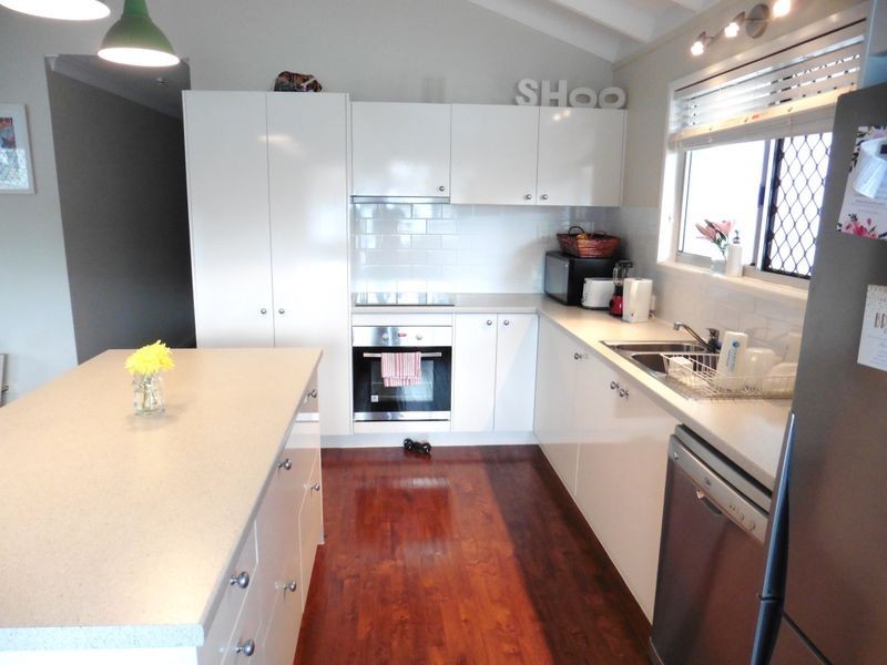 8 Lake View Drive, Thornlands QLD 4164