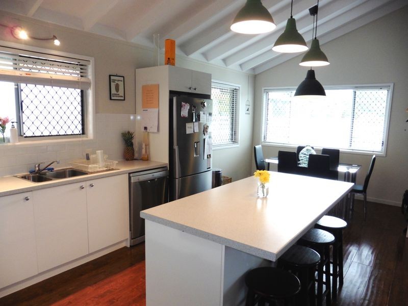 8 Lake View Drive, Thornlands QLD 4164