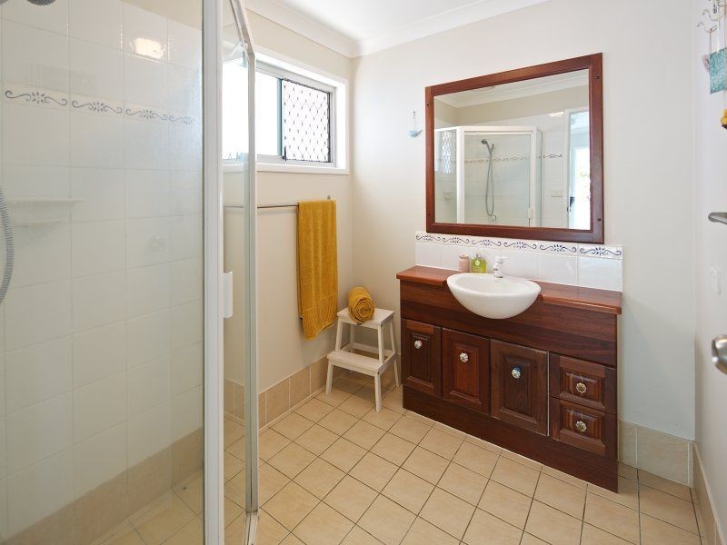 8 Lake View Drive, Thornlands QLD 4164