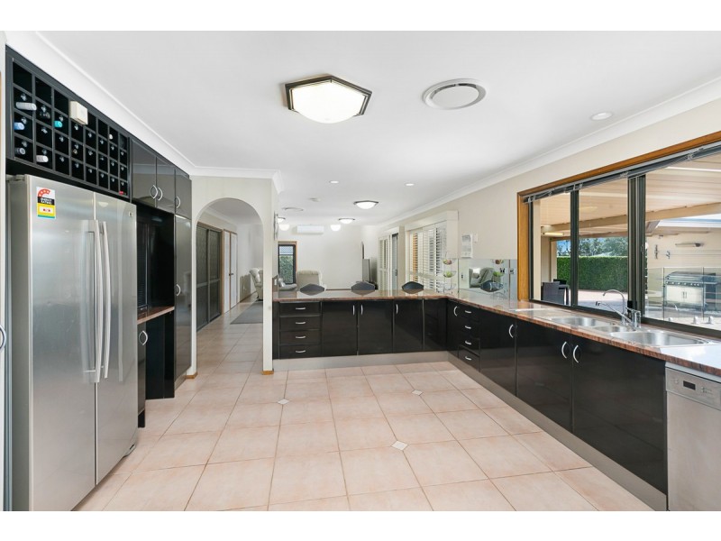 27 Clive Road, Birkdale QLD 4159