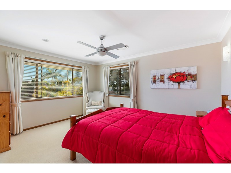 27 Clive Road, Birkdale QLD 4159