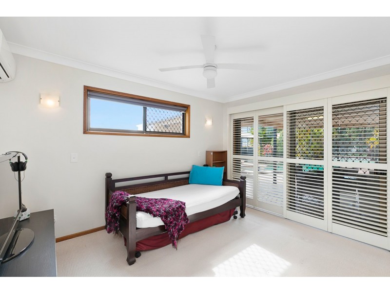 27 Clive Road, Birkdale QLD 4159
