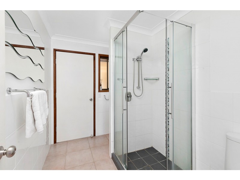 27 Clive Road, Birkdale QLD 4159