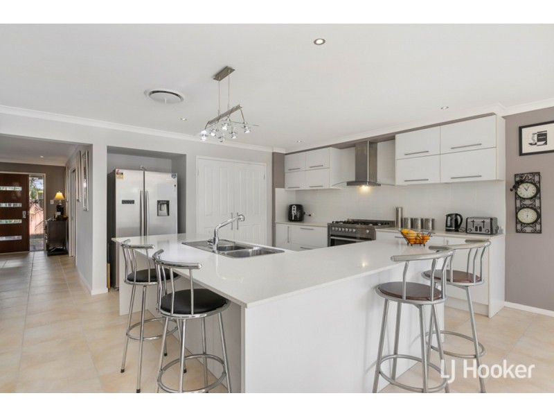 12 Ebony Crescent, Redland Bay QLD 4165