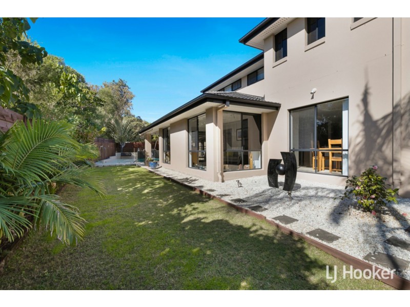 12 Ebony Crescent, Redland Bay QLD 4165