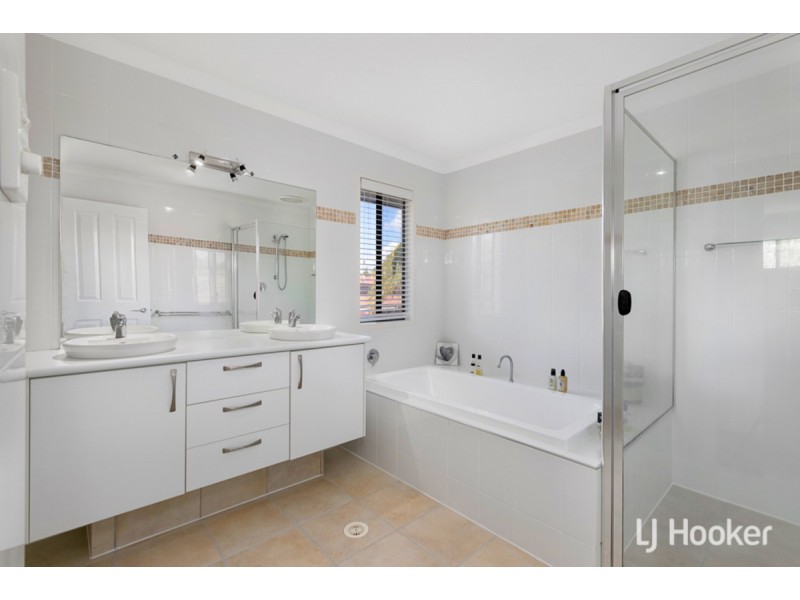 12 Ebony Crescent, Redland Bay QLD 4165