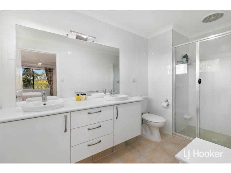 12 Ebony Crescent, Redland Bay QLD 4165