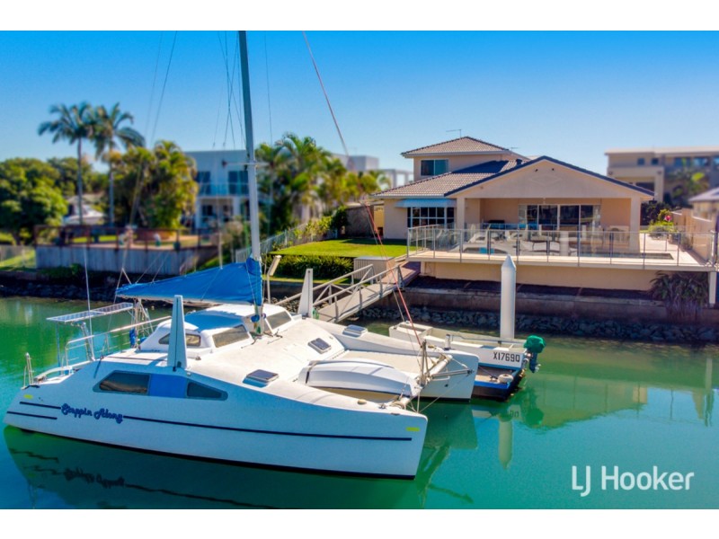 9 Mainsail Street, Birkdale QLD 4159