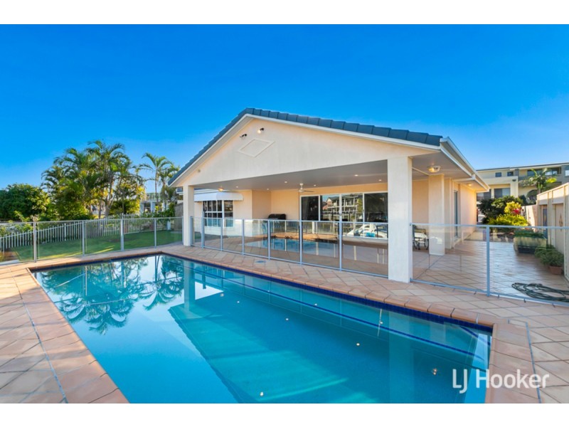 9 Mainsail Street, Birkdale QLD 4159