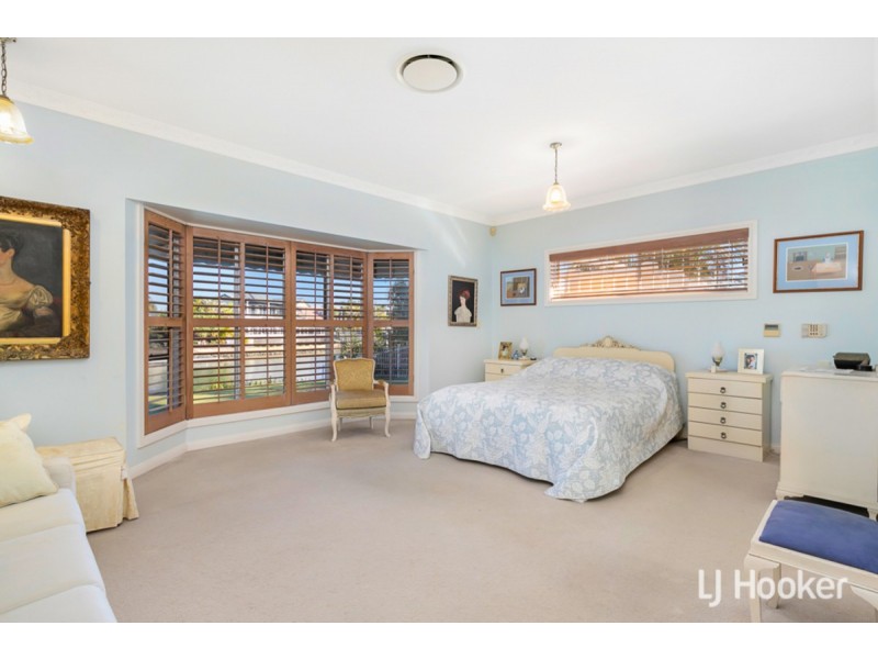 9 Mainsail Street, Birkdale QLD 4159