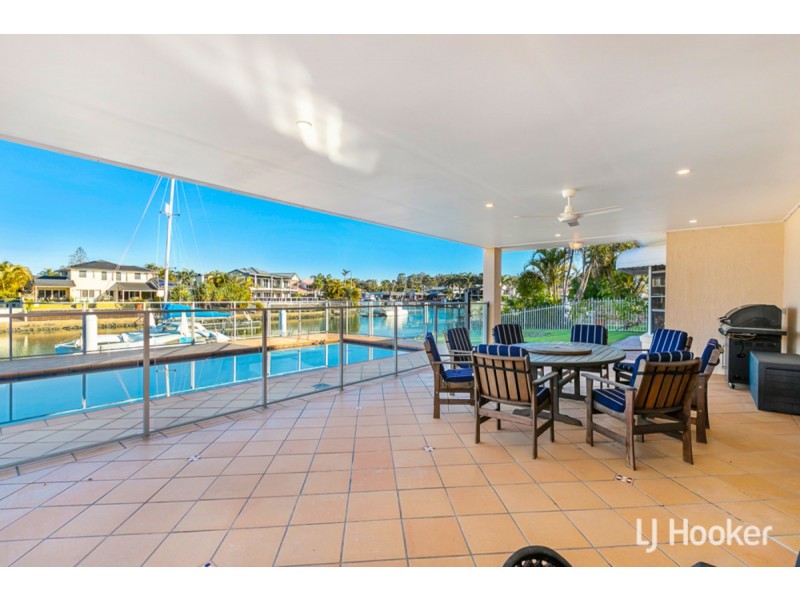 9 Mainsail Street, Birkdale QLD 4159